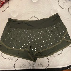 Green lululemon short